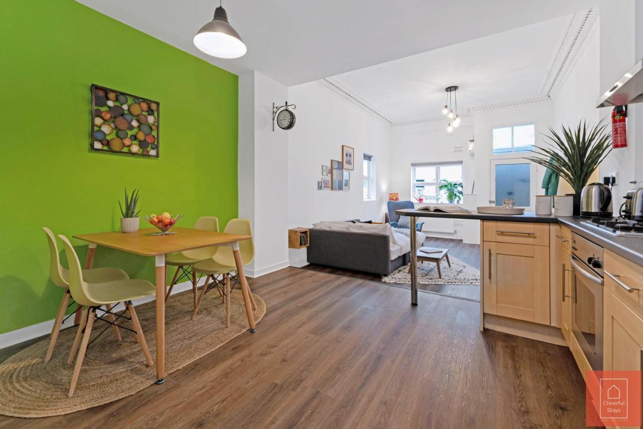 Cheerful Stays: Spacious Flat In Vibrant Leith Edimburgo Exterior foto